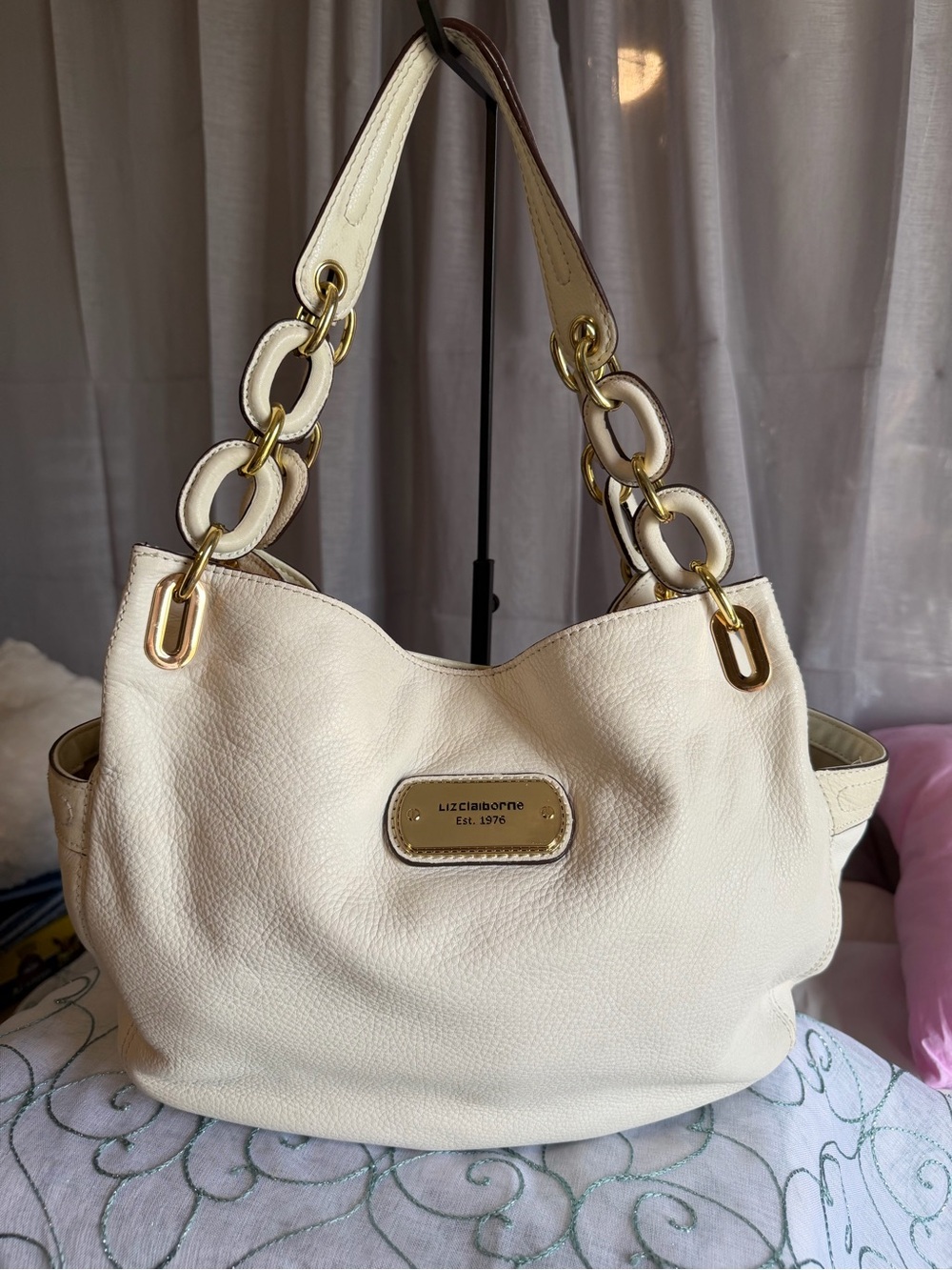 Liz Claiborne Cream Leather Shoulder Bag Gold Chain Chunky Link Hobo Tote